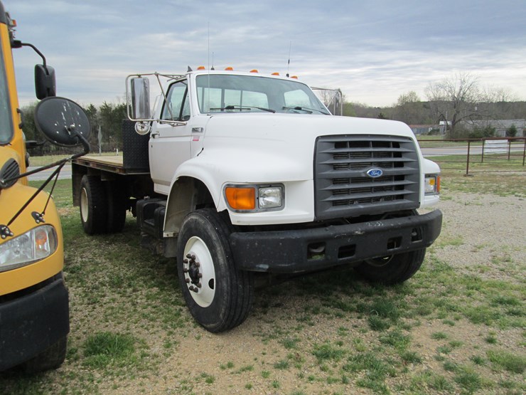 1997-ford-f800-image-2