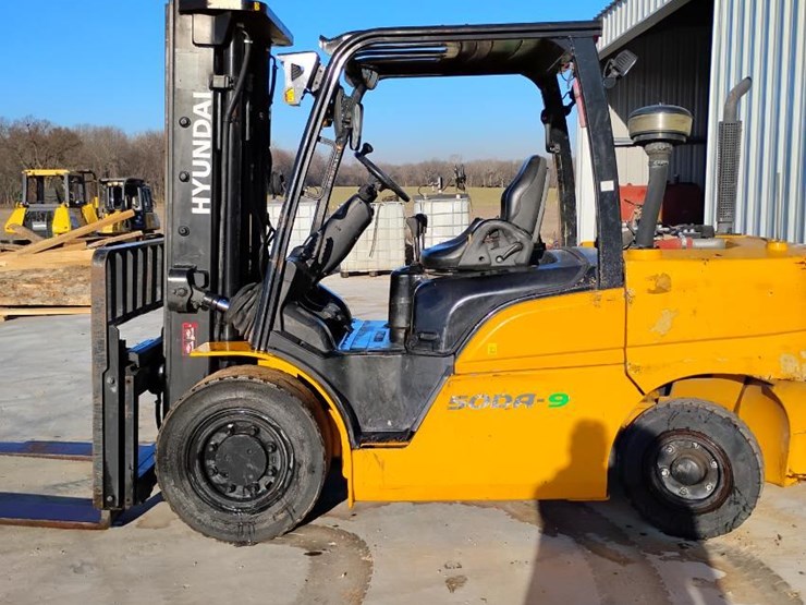 2019-hyundai-50da-9-image-9