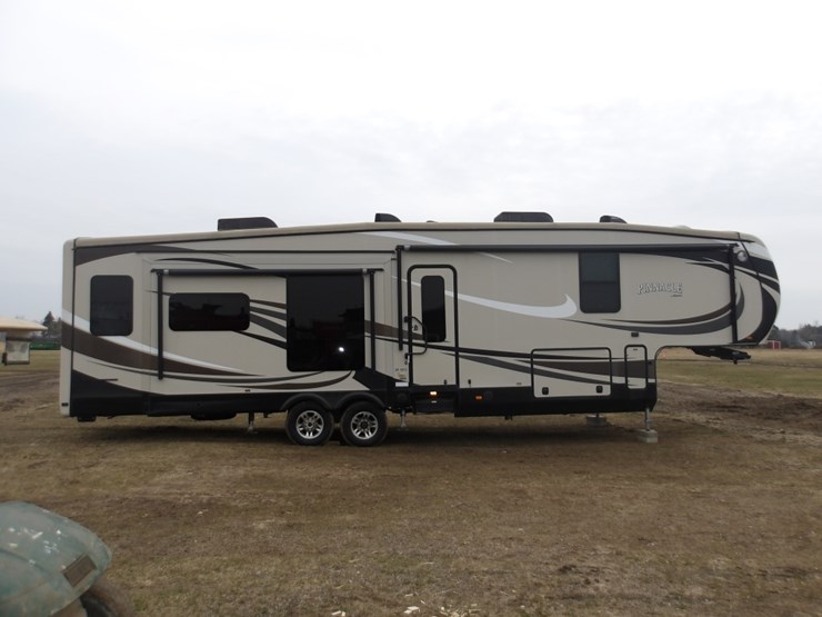 #7364-•-2015-jayco-pinnacle-fifth-wheel-camper-image-2