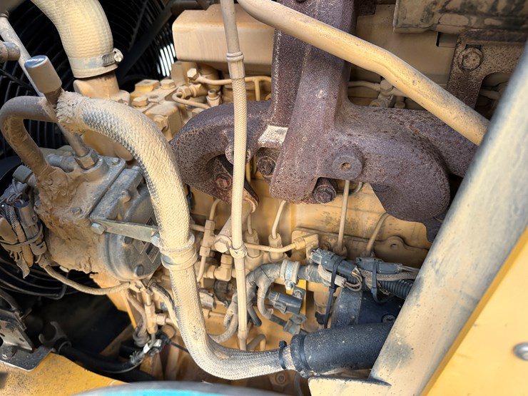 2011-deere-310sj-image-32