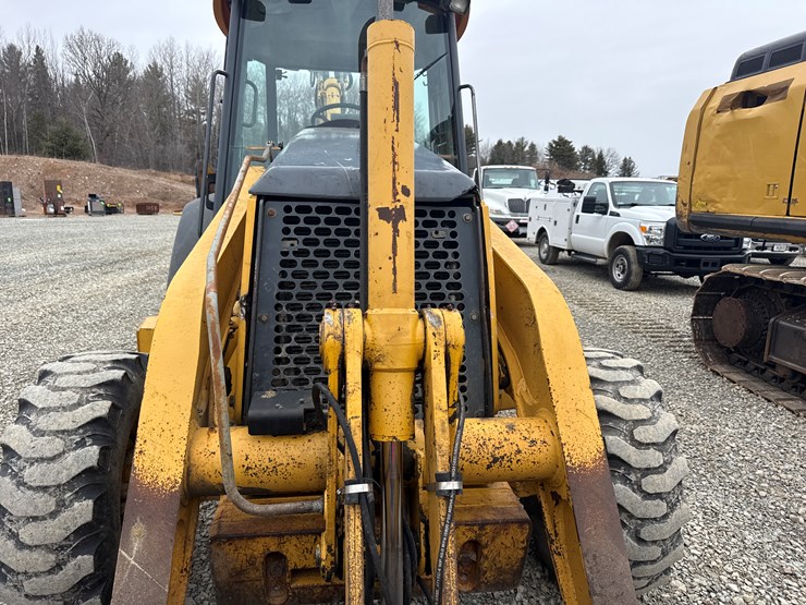 2001-deere-310sg-image-31