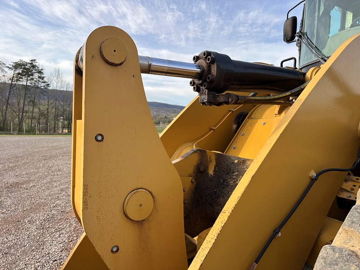 2012-caterpillar-950k-image-17