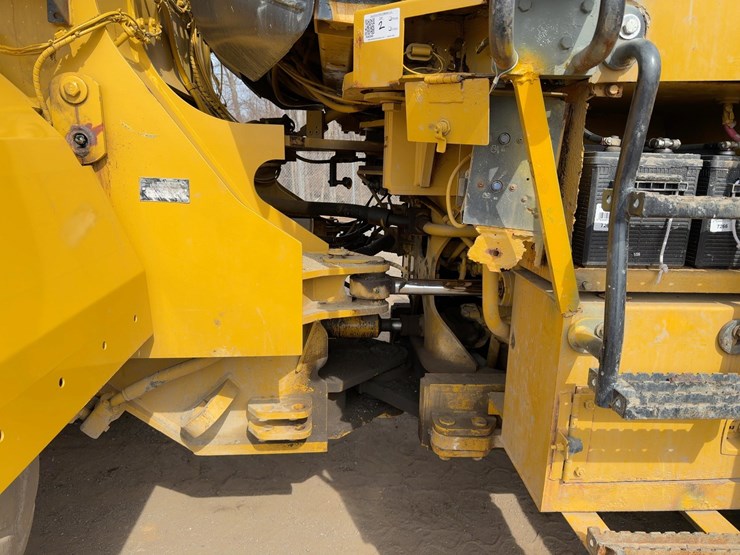 2010-caterpillar-966h-image-16