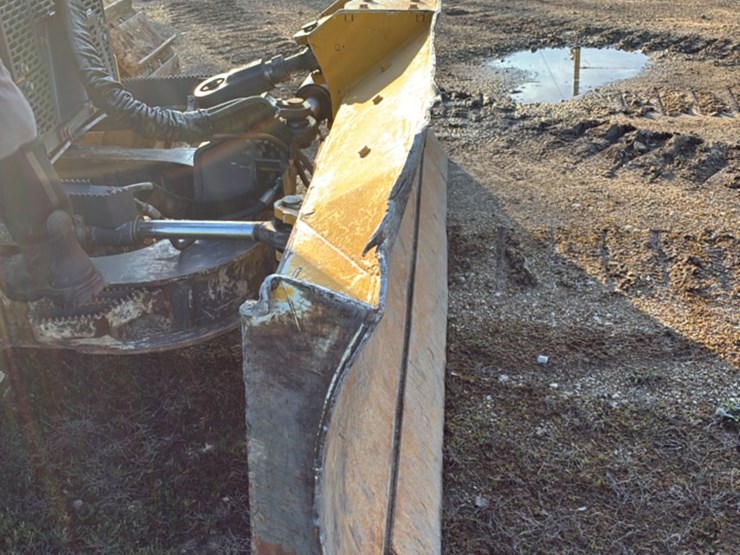 2019-deere-650k-lgp-image-34