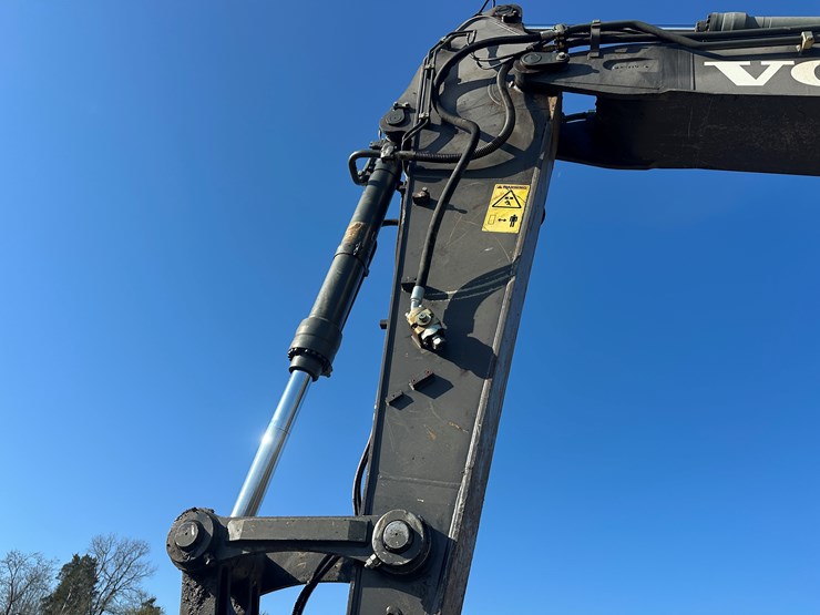 2017-volvo-ec350el-image-28