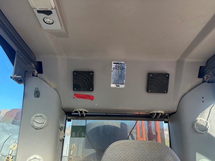 2017-volvo-ec350el-image-55