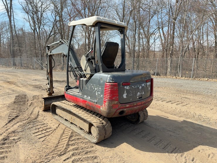 2007-takeuchi-tb135-image-3