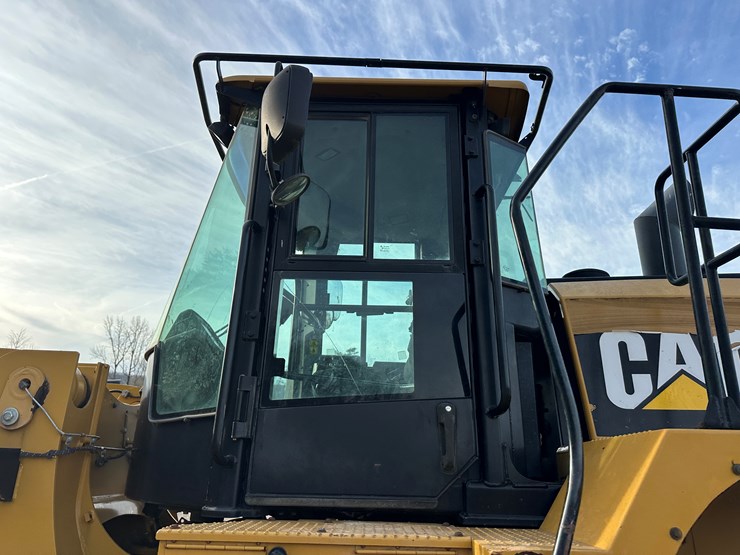 2012-caterpillar-950k-image-20