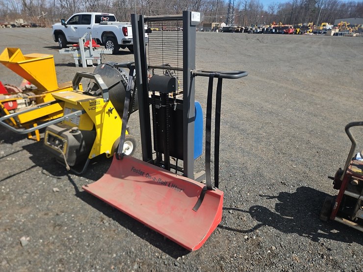 foster-roll-lifter-image-1