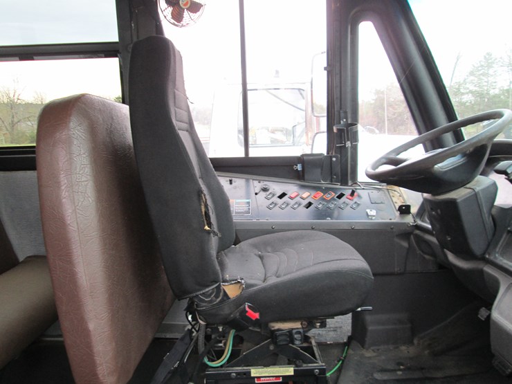 #38174-•-2008-freightliner-thomas-built-s/a-school-bus-4uzabrdj58cz11226-image-23