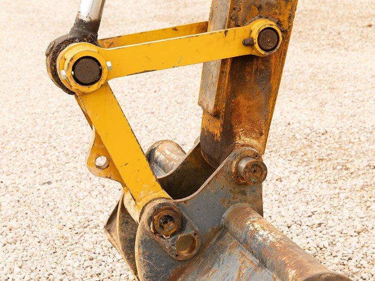 2013-caterpillar-324e-image-16