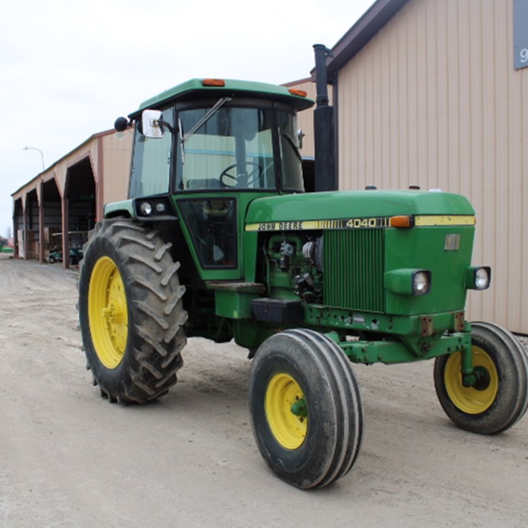 JOHN DEERE 4040