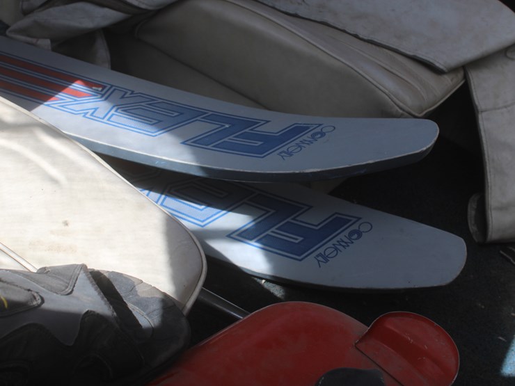 #3047-•-vanco-16ft-ski-boat-image-19