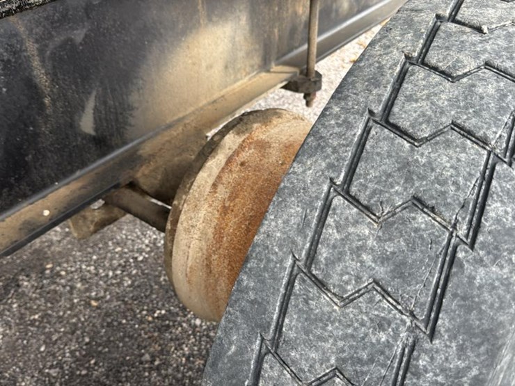 2007-deere-437c-image-47