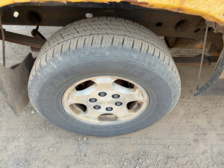 2004-chevrolet-silverado-1500-image-9