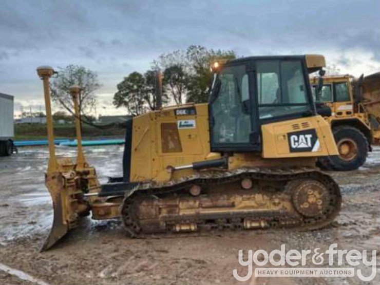 2014-caterpillar-d6k2-xl-image-2