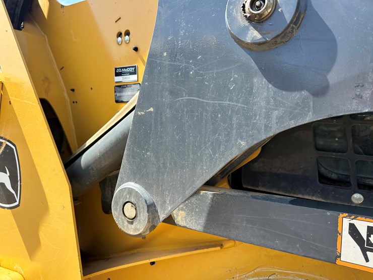 2019-deere-317g-image-19