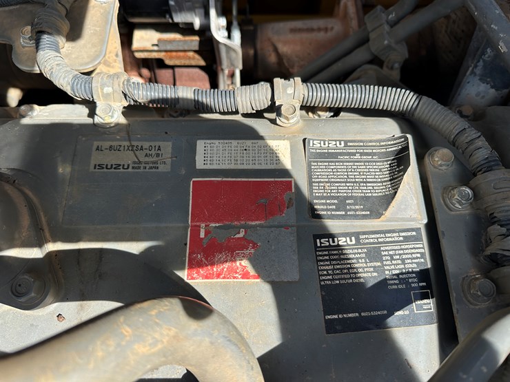 2016-deere-470g-lc-image-34