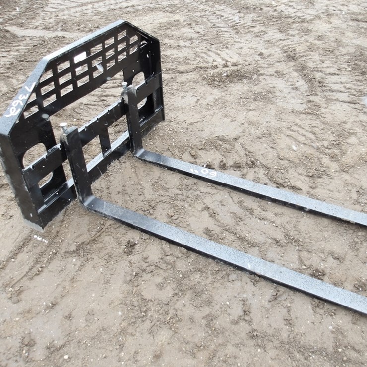 #7362 • 60" Skid steer forks