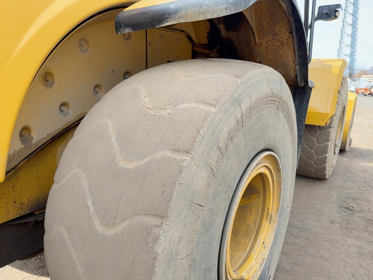 2010-caterpillar-966h-image-13