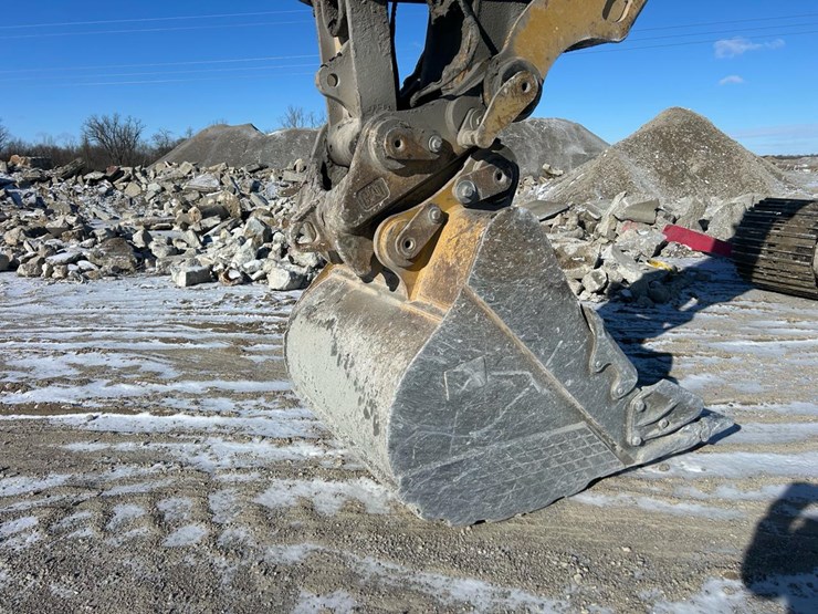 2018-caterpillar-336f-image-9