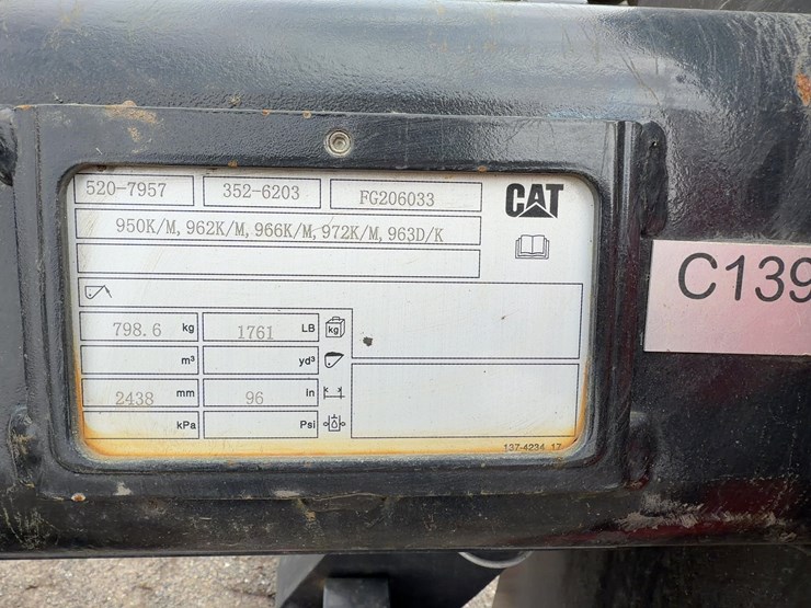 caterpillar-72"-wheel-loader-forks-image-8