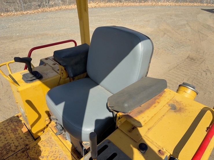 1994-caterpillar-d3c-iii-image-32