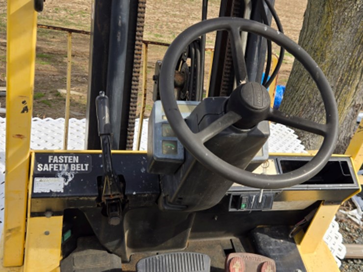 #110a-•-benefit-lot-2000-hyster-cap-forklift-image-13