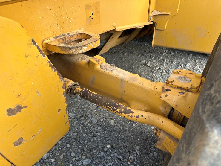 2011-deere-310sj-image-35