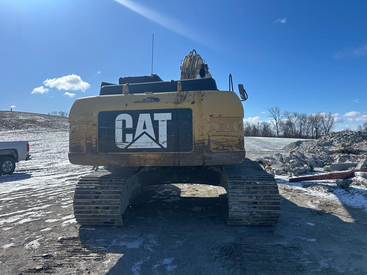 2011-caterpillar-329d-image-6