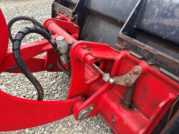 2014-takeuchi-tw40-image-16