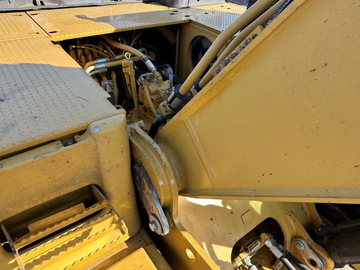 2011-caterpillar-336dl-image-35