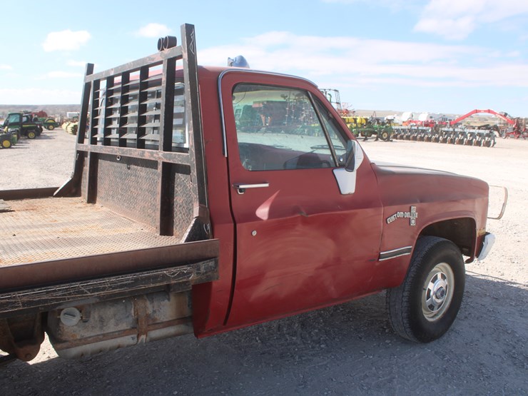 #3022-•-1980-chevy-silverado-3/4-ton-truck-with-flatbed-image-44