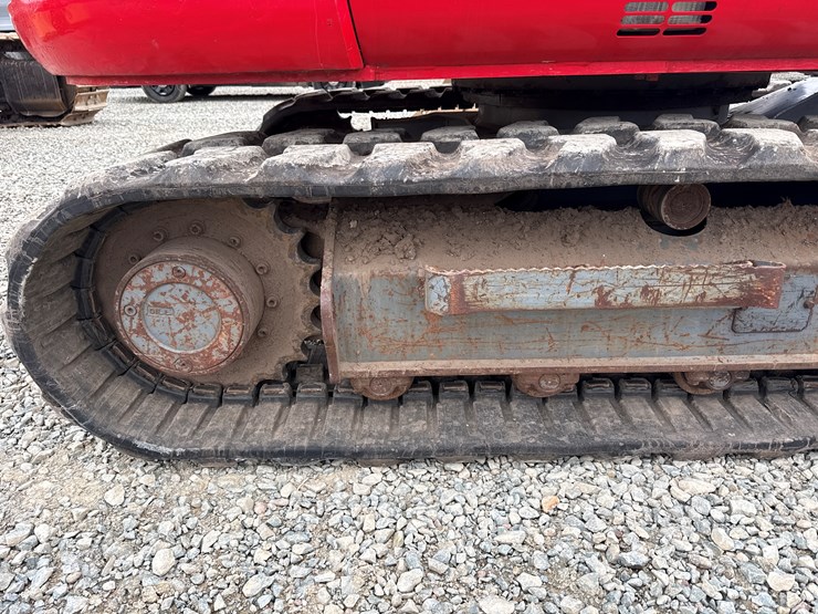 takeuchi-tb285-image-78