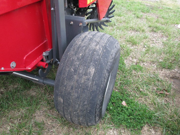 massey-ferguson-1745-image-9