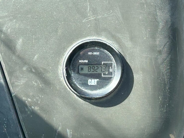 2011-caterpillar-329d-image-3