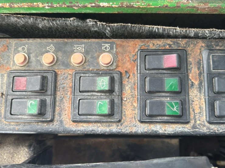 2007-deere-437c-image-60