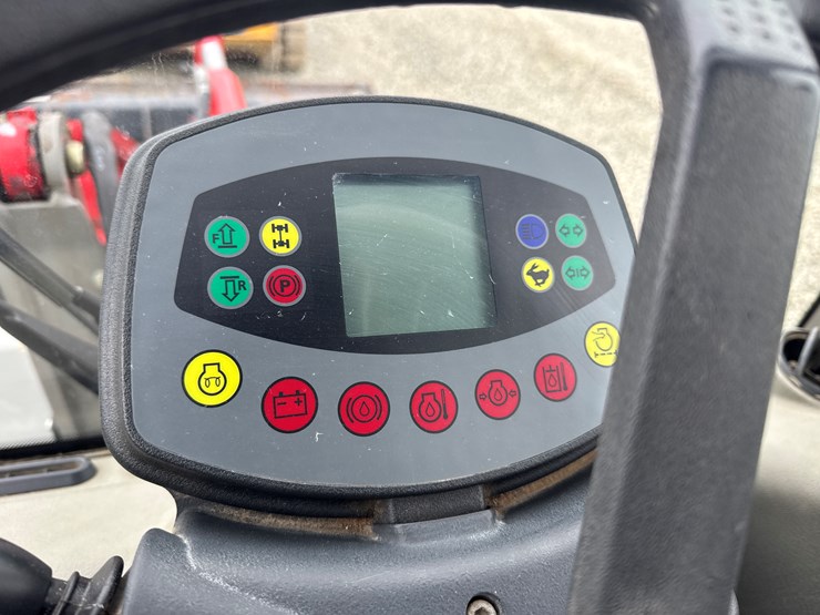 2014-takeuchi-tw40-image-46