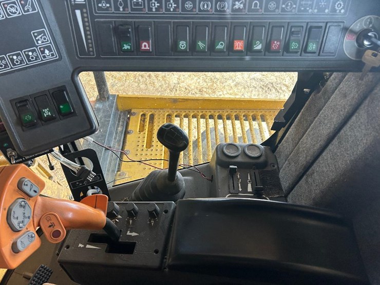 #7579-•-2003-new-holland-fx68-chopper-(snover)-image-11