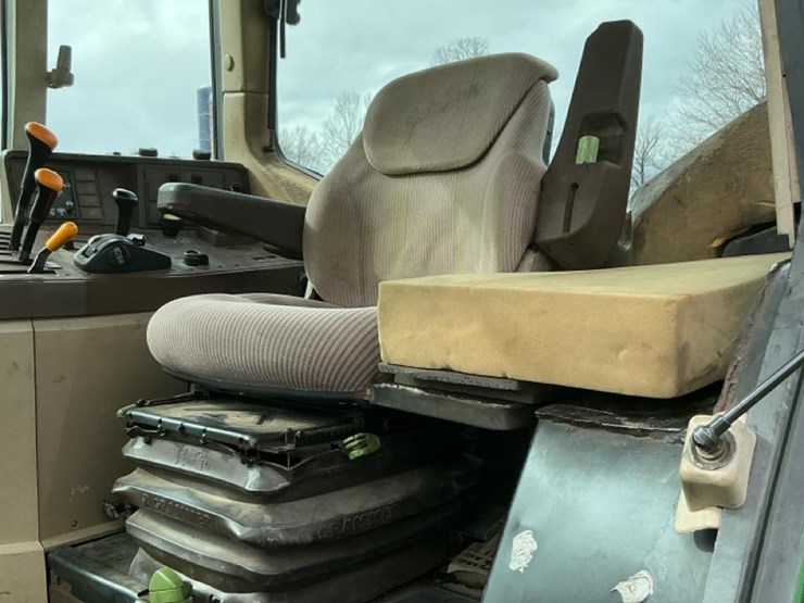 2000-john-deere-6410-image-28