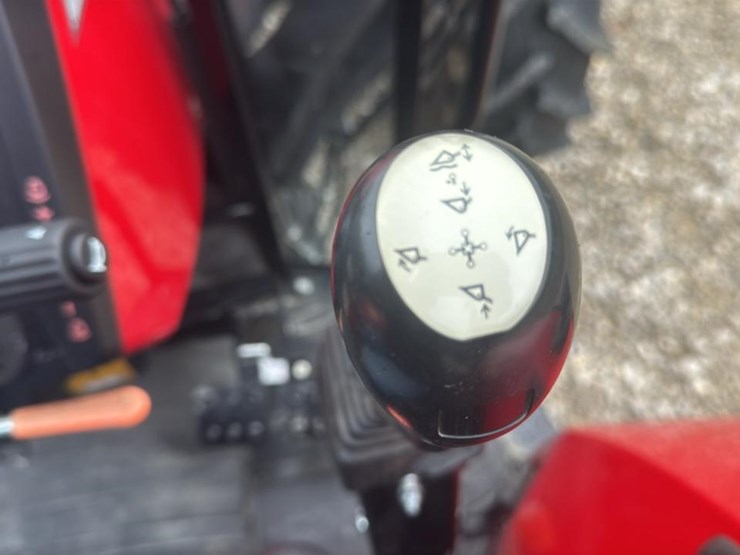 2023-massey-ferguson-4707-image-37