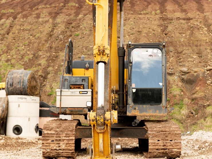 2013-caterpillar-324e-image-6