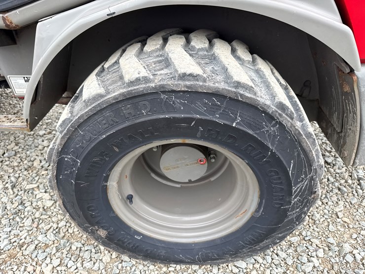 2014-takeuchi-tw40-image-49