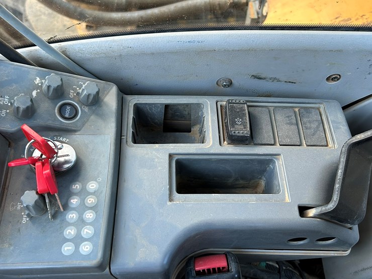 deere-470g-lc-image-59