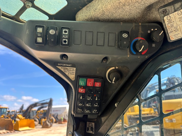 2017-deere-333g-image-32