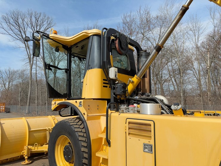 2012-gvm-ut5212-powerplatform-multipurpose-vehicle-image-19