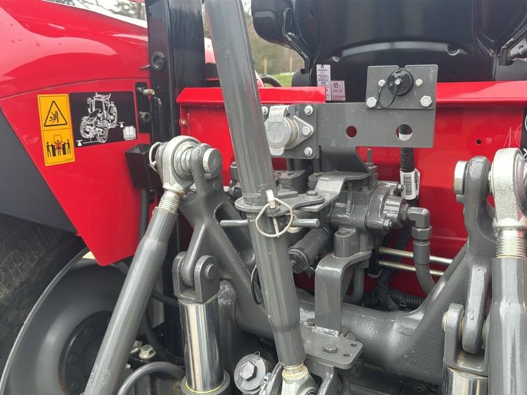 2023-massey-ferguson-4707-image-47