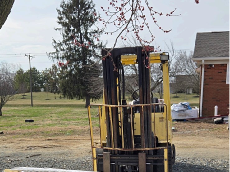 #110a-•-benefit-lot-2000-hyster-cap-forklift-image-2