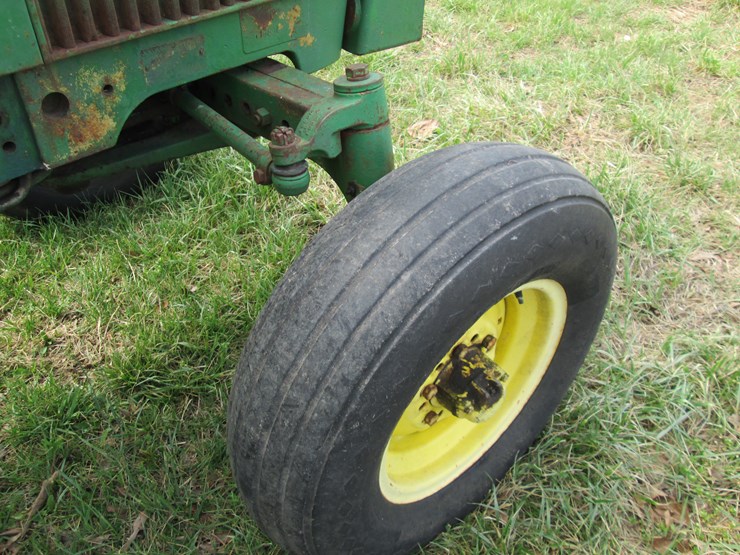 1975-john-deere-2030-image-10