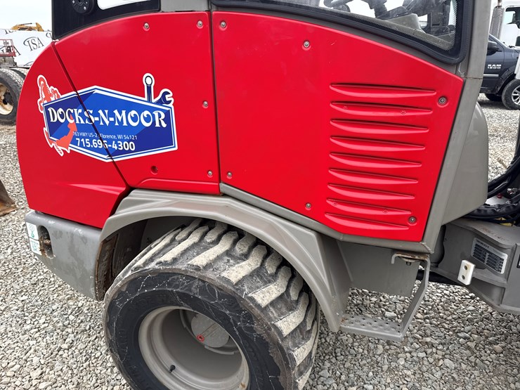 2014-takeuchi-tw40-image-29